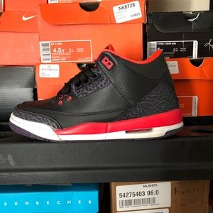 Air Jordan 3 Retro “Crimson” size 5.5 GS